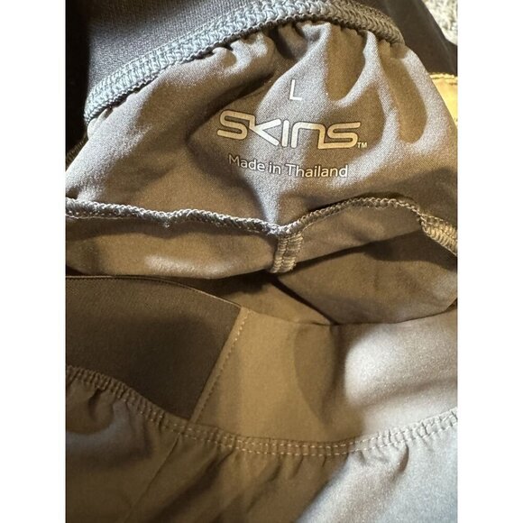 Skins Women's Grey Skintek Shorts Size Large - Picture 7 of 11